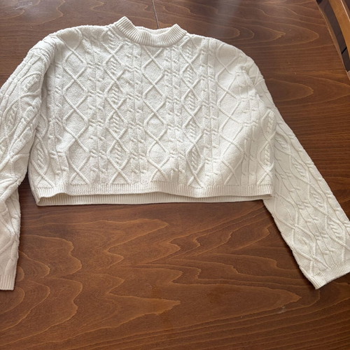 Bershka knitted white sweater like new, size S