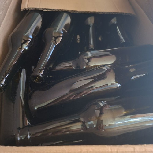 Beeramatistirio home brewing kit with bottles and accessories