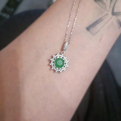 Silver necklace 925 with green stone new