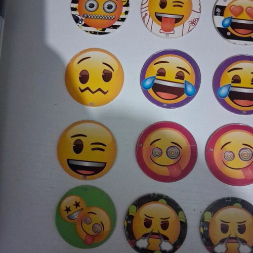 Chipicao Emoji Caps 2018 like new, set of 32