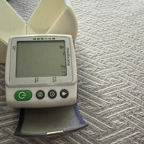 Medisana BW315 Wrist Blood Pressure Monitor used, fully functional