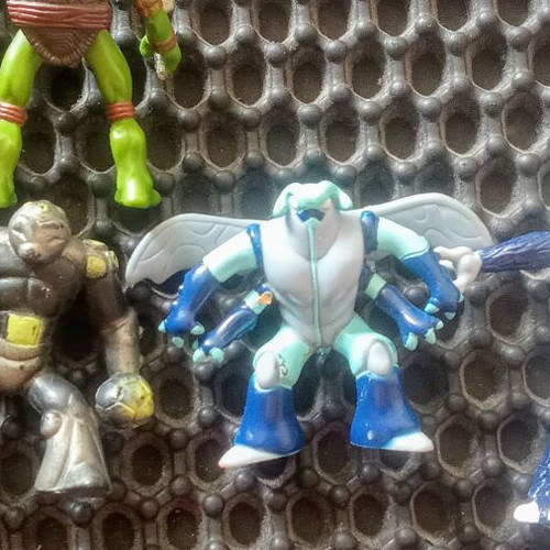 Vintage alien warriors and Kormiti miniatures set, 14 pieces