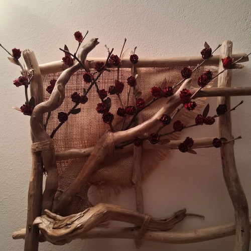 Handmade wall decor with driftwood and linen, 35x35 cm