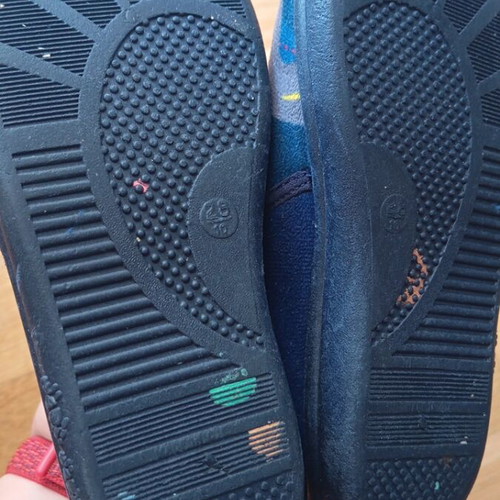 Mini Max slippers size 28 like new, blue