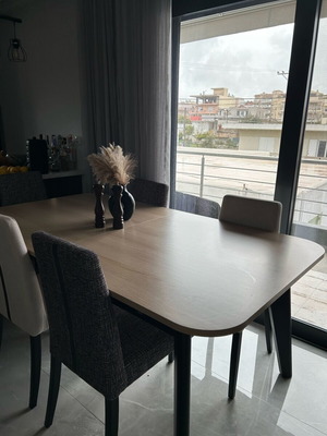 Istikbal extendable dining table like new, wood 1.8-2.2x1 m