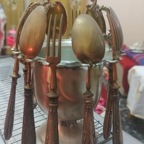 Silver-plated sweet dish used
