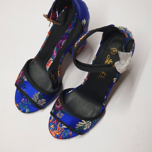 Embroidered heels new, unworn, size 36, blue