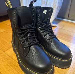 Dr Martens Jadon III