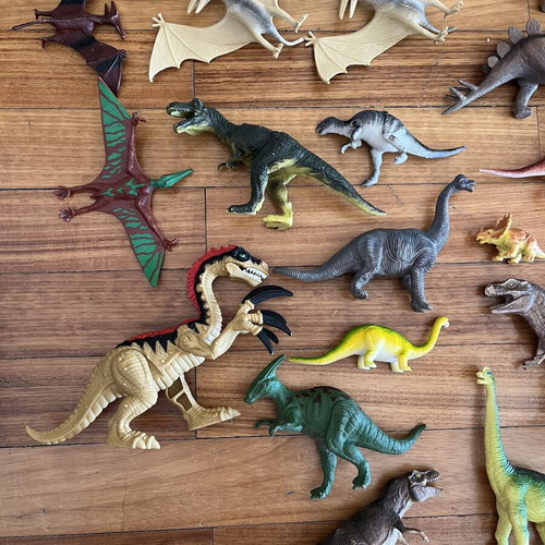 Dinosaur figures like new, set of over 30, various types and sizes