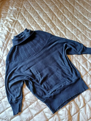 Dilvin turtleneck sweater like new, blue, fine knit, size L