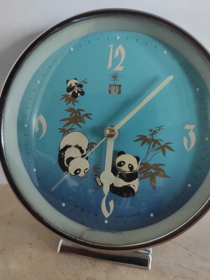 Chinese animated mechanical alarm clock Shanghai Diamond used