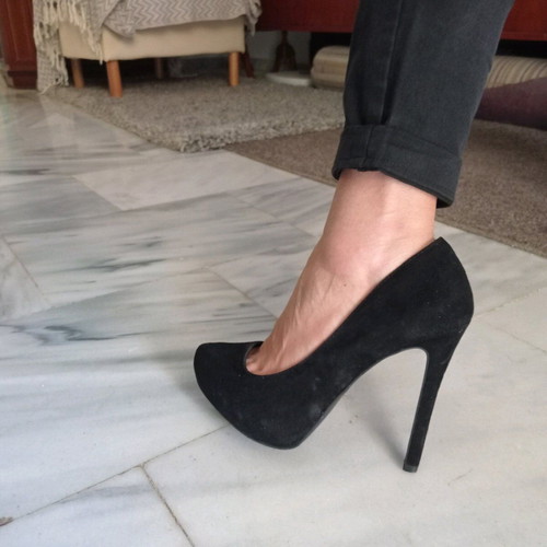 Leather pumps used, narrow fit, size 38, black