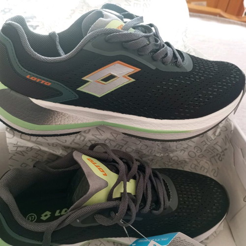 Lotto athletic shoes new, size 37, black
