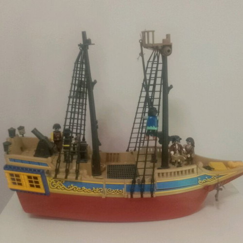 Playmobil Large Pirate Ship 4290 used with 5 cannons and 6 figures vintage