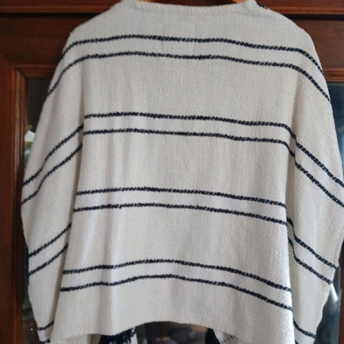 Bershka poncho like new, size M, white and blue