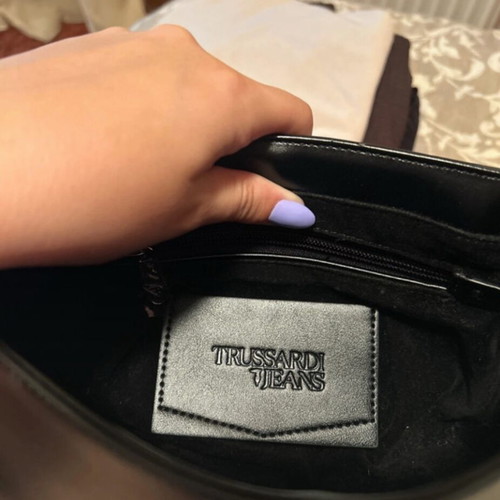 Trussardi crossbody bag like new, black