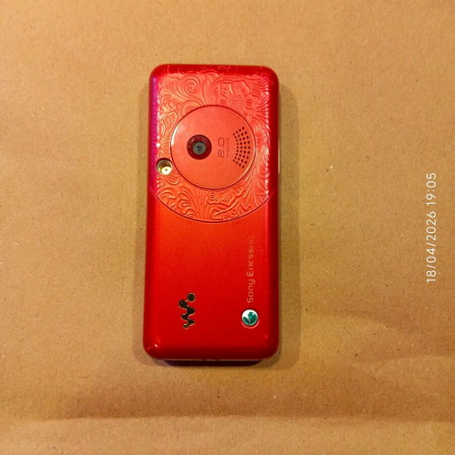 Sony Ericsson W660i used, not charging or powering on, with battery