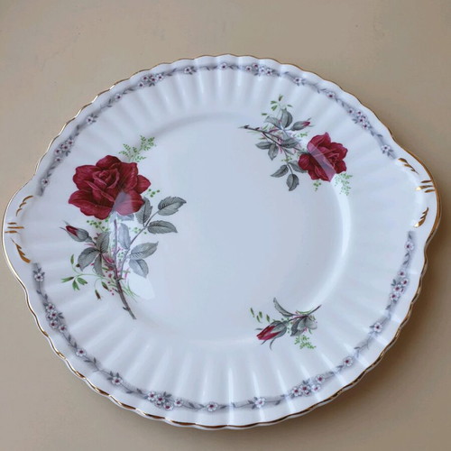 Vintage Royal Stafford Roses to Remember cake plate like new