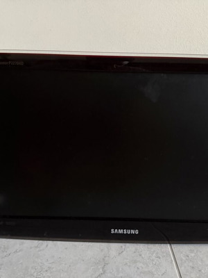 Samsung SyncMaster P2270HD monitor like new, 22 inch with TV decoder