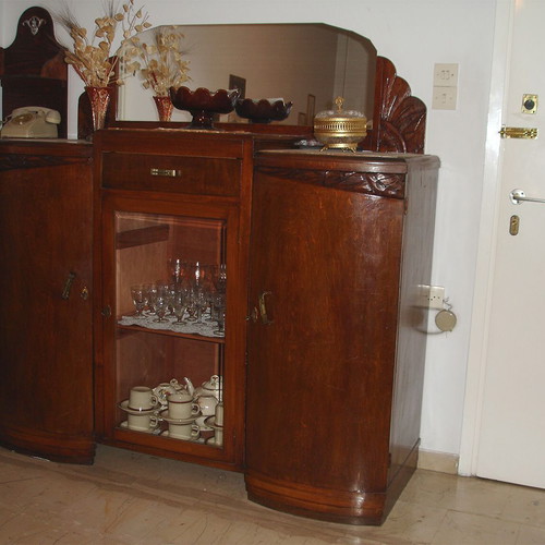 Buffet Display Cabinet 1930 like new, antique solid wood