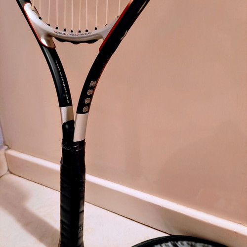 Wish Muscle Wave lightweight racket used for beginners