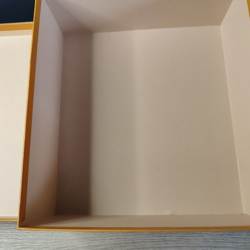 Louis Vuitton empty box used 30.5 x 28 x 11 cm