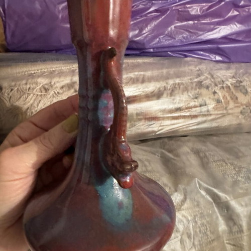 Colored vase like new, burgundy and blue