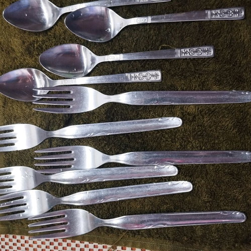 Cutlery set used, assorted from different sets