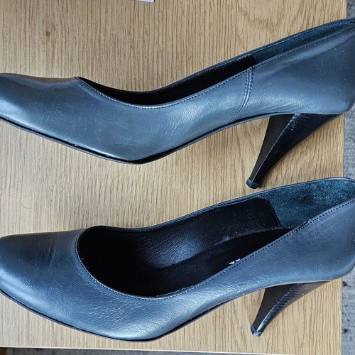 Women's leather pumps size 40 new, gray, 8 cm heel