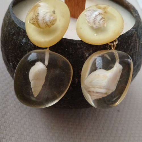 Vintage summer earrings with shells