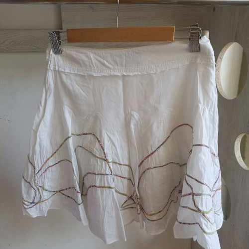 Desigual women's skirt like new, white with multicolor embroidery