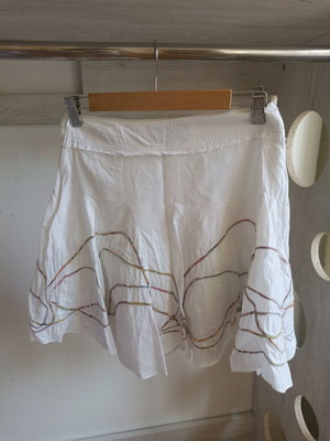 Desigual women's skirt like new, white with multicolor embroidery