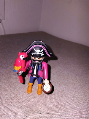 Playmobil Μαυρογένης πειρατική φιγούρα με παπαγάλο και πυξίδα