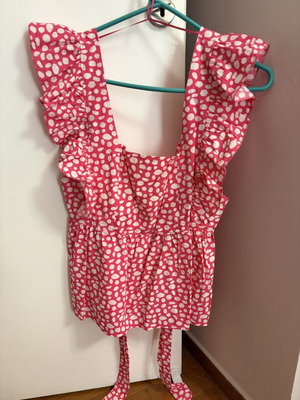 Summer top like new, white and pink, one size