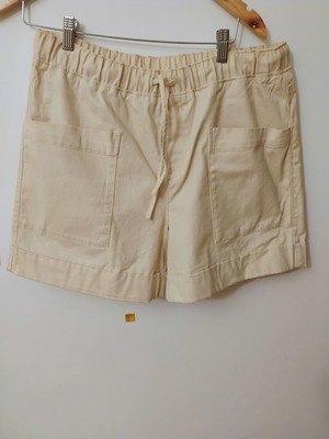 Shorts beige size XL like new