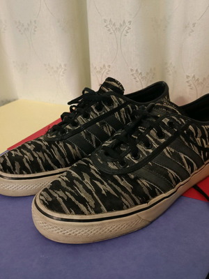 Adidas Adi-Ease Shanghai Camo Sneakers Size 43 1/3 Used