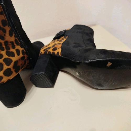 Black-Tiger Ankle Boots Size 40 Like New