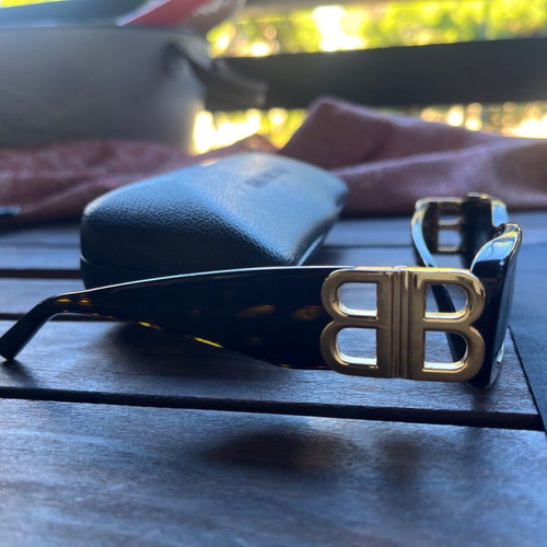 Balenciaga Limited Edition sunglasses like new with animal print