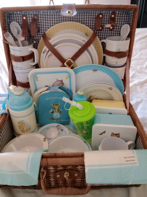 Beatrix Potter Συλλεκτικό Πικ Νικ Σετ καινούργιο με καλάθι μπαμπού