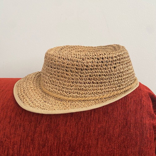 Stamion women's hat like new, 100% natural straw, one size, beige gold