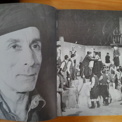 Manos Katrakis Biography Book like new, Greek