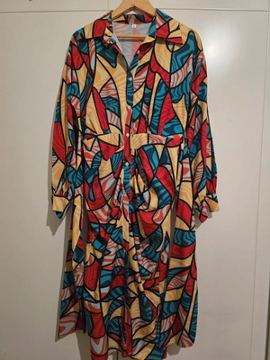 Shein dress with unique tie new, multicolor green