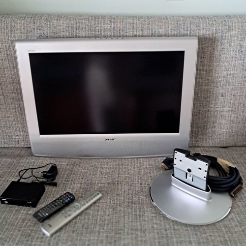 Τηλεόραση Sony KLV-27HR3 σαν καινούργιο με αποκωδικοποιητή και βάσεις