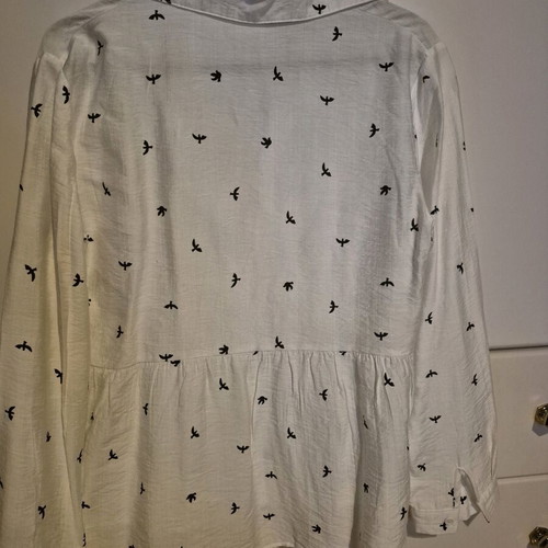 Shein white shirt with bird pattern like new, size L