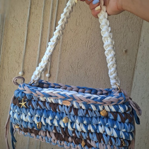 Knitted blue shoulder bag with marine details, new