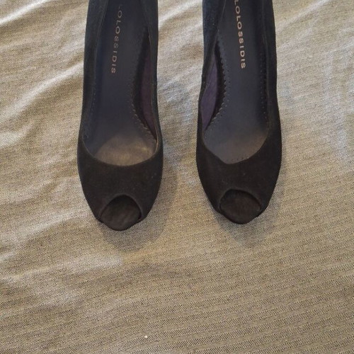 Marian black suede pumps like new, size 37