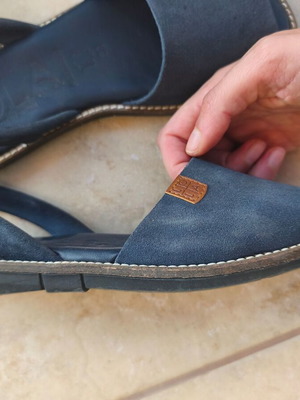 Traditional Spanish Lola shoes used, size 39, sandals