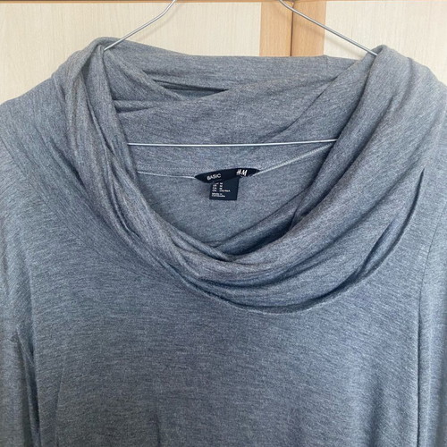 H&M blouse like new, gray, size M