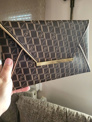 Patterned clutch bag