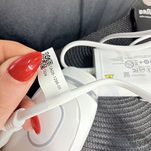 Braun PL1124 hair removal device like new, with Boxnow